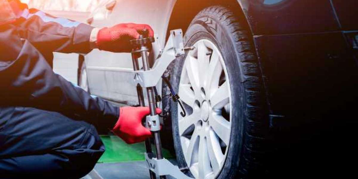 5 Signs That Show Your Vehicle Needs Wheel Alignment Service